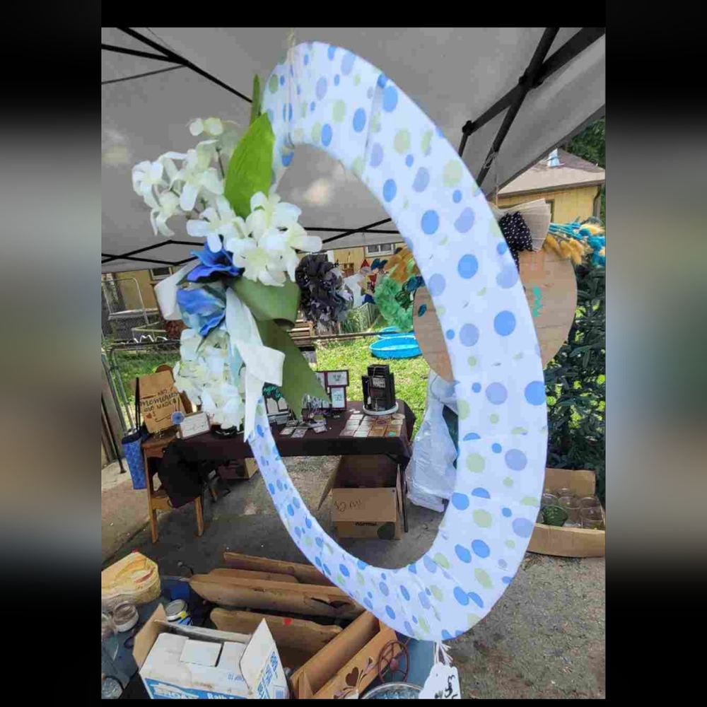 Easter egg wreath. Floral dot design.